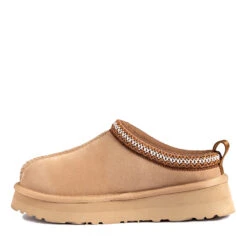 UGG Supreme Tash Platform Slippers -UGG Originals Shop 2 35b70d09 e2ac 498a be88 5a2329d5cea6