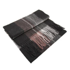 UGG Premium Wool Scarf -UGG Originals Shop bg2 cdb9545a 7fbd 4634 ac0f c392fb86725f