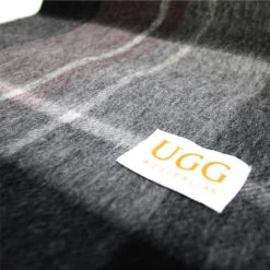 UGG Premium Wool Scarf -UGG Originals Shop bg3 4b6ed6d0 f57c 4905 aa5b ad69a37f1817