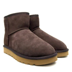 UGG Rence Mini Boots -UGG Originals Shop cc4 4e090f70 d8e5 4e06 8da8 c8520a0d4775