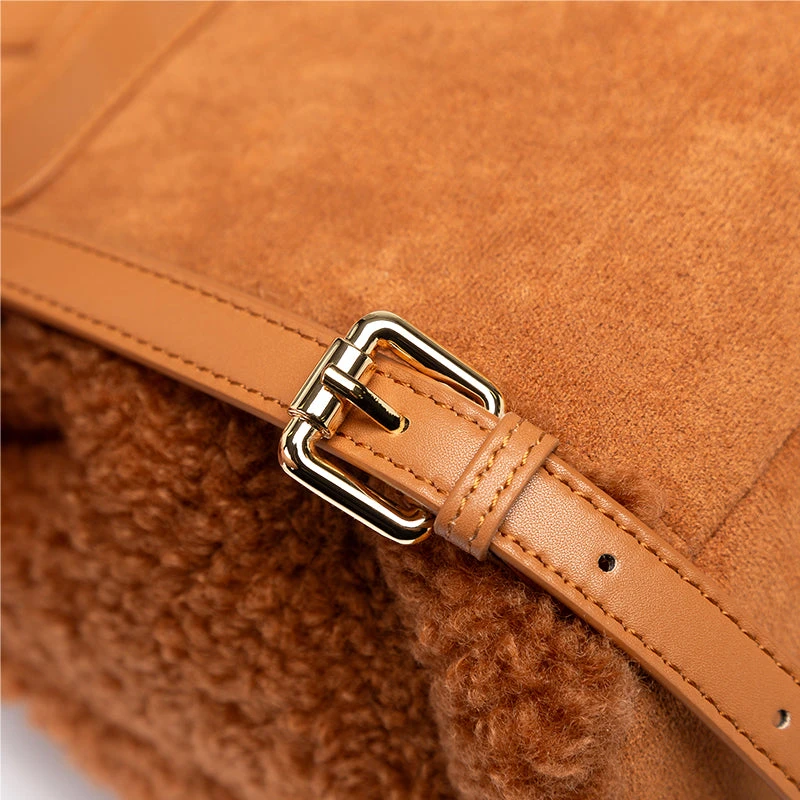 UGG Premium Backpack Pom 4 UGG Premium Backpack Pom - Image 4