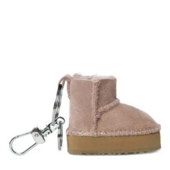 UGG Supreme Boots Keyring -UGG Originals Shop dp1 963bc76e 8c13 4f96 965f e2df20e4bf81