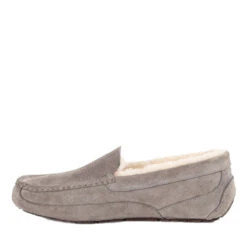 UGG Premium Men Traditional Moccasin -UGG Originals Shop g2 cbb0deac 2566 402b 8cd5 c7aa711ddfeb