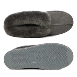 UGG Premium Slippers -UGG Originals Shop g5 63789467 91b9 42af b1b7 e312052e3135