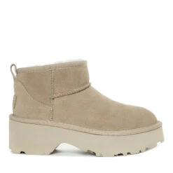 UGG Premium Heights Boots 15 UGG Premium Heights Boots -UGG Originals Shop m1 833bddb1 2c13 4548 af60 e9affc676ca0