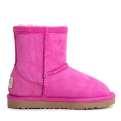 Kids Classic Boots -UGG Originals Shop p1 e0047e86 2bac 4ca8 ba44 a4b6ab4f63cb