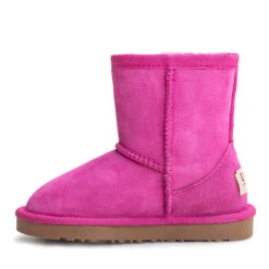 Kids Classic Boots -UGG Originals Shop p2 97ea32ee 7b8c 46a5 acbb 57210f046340