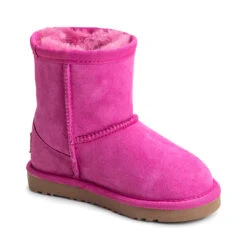 Kids Classic Boots -UGG Originals Shop p3 f09dce6b 11f6 407a af66 8292d4756ee5