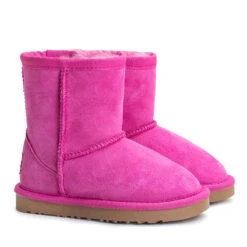 Kids Classic Boots -UGG Originals Shop p4 2a6bfc93 deae 4306 9cda e9ad58abe154