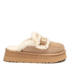 UGG Chloe Fluffy Platform Scuff -UGG Originals Shop s1 cfbb4981 4511 4167 a0d0 75c404717ca0