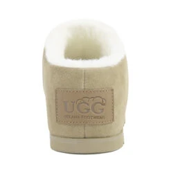 UGG Ultimate Mini Den Slippers 18 UGG Ultimate Mini Den Slippers -UGG Originals Shop s4 16c2ccb4 6d46 4f98 8d86 7b822588933a