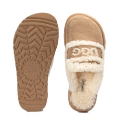 UGG Chloe Fluffy Platform Scuff -UGG Originals Shop s5 61a84111 38da 4d3b 99d2 896b85f54c6a